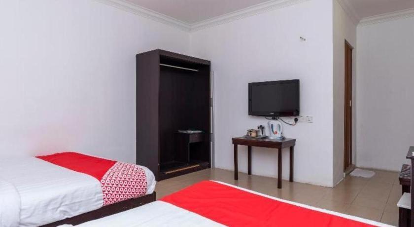 โอโย 1114 นีโอ พิกาซัส โฮเต็ล Hotel เซอกามัต ภายนอก รูปภาพ